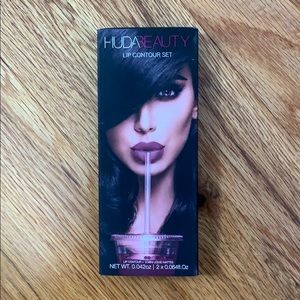 Hugs Beauty Lip contour set